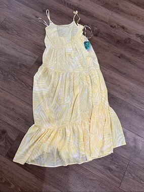 Yellow Tiered Spaghetti-Strap Sundress with White Leaf Pattern